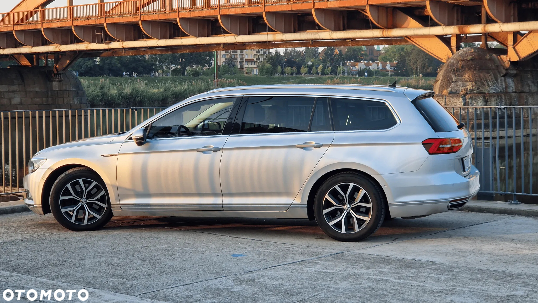 Volkswagen Passat 2.0 TDI Bi-Turbo BMT 4Mot Highline DSG - 8