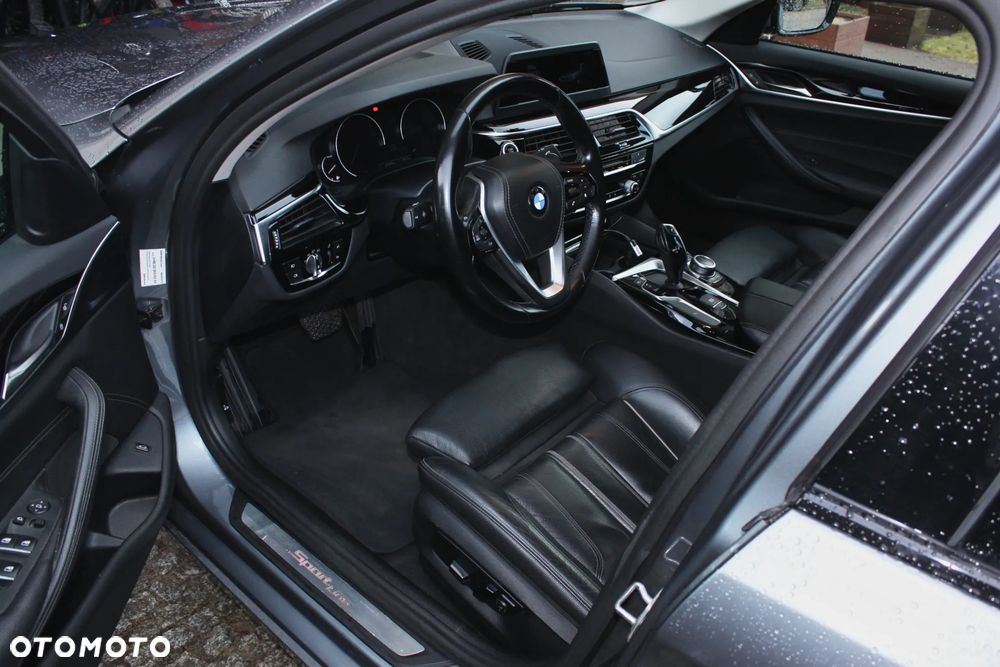 BMW Seria 5 518d Sport Line - 11