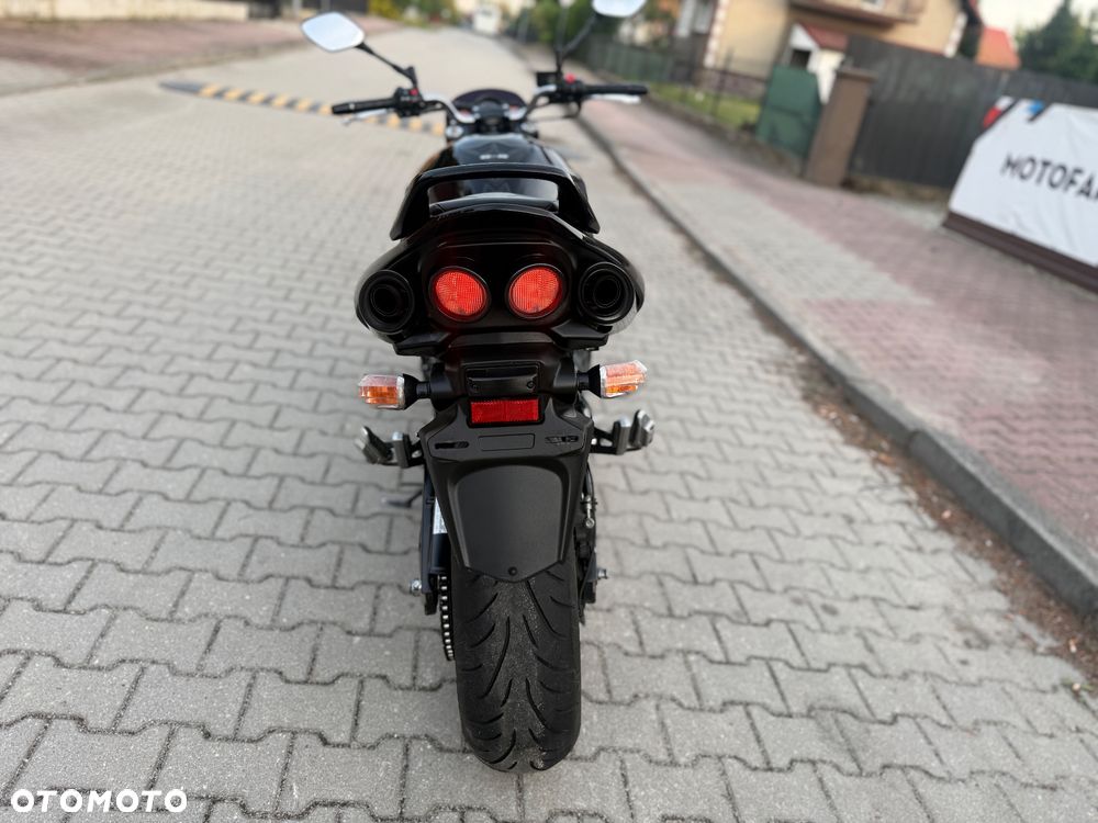 Suzuki GSR - 15