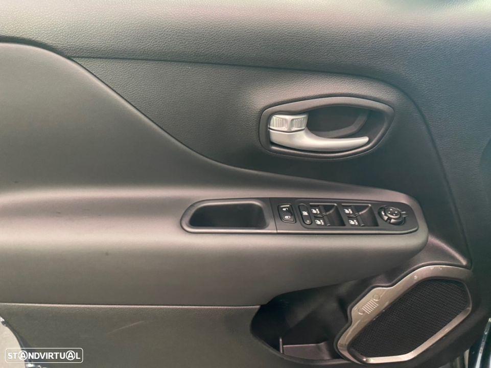 Jeep Renegade 1.5 TG e-Hybrid Longitude DCT - 10