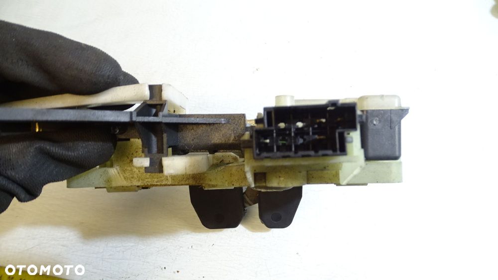 ZAMEK KLAPY BAGAŻNIKA VOLVO XC70 II D5 AWD 30753829 999066622 - 2