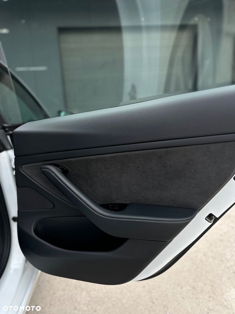 Tesla Model 3 - 20