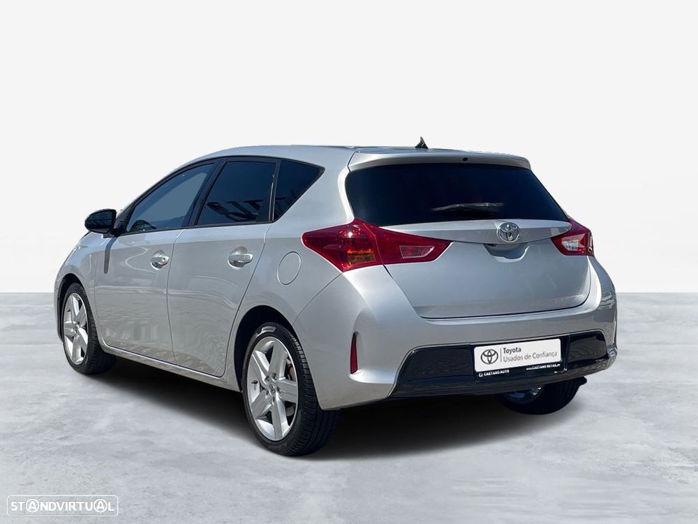 Toyota Auris 1.4 D-4D Comfort+Pack Sport - 2