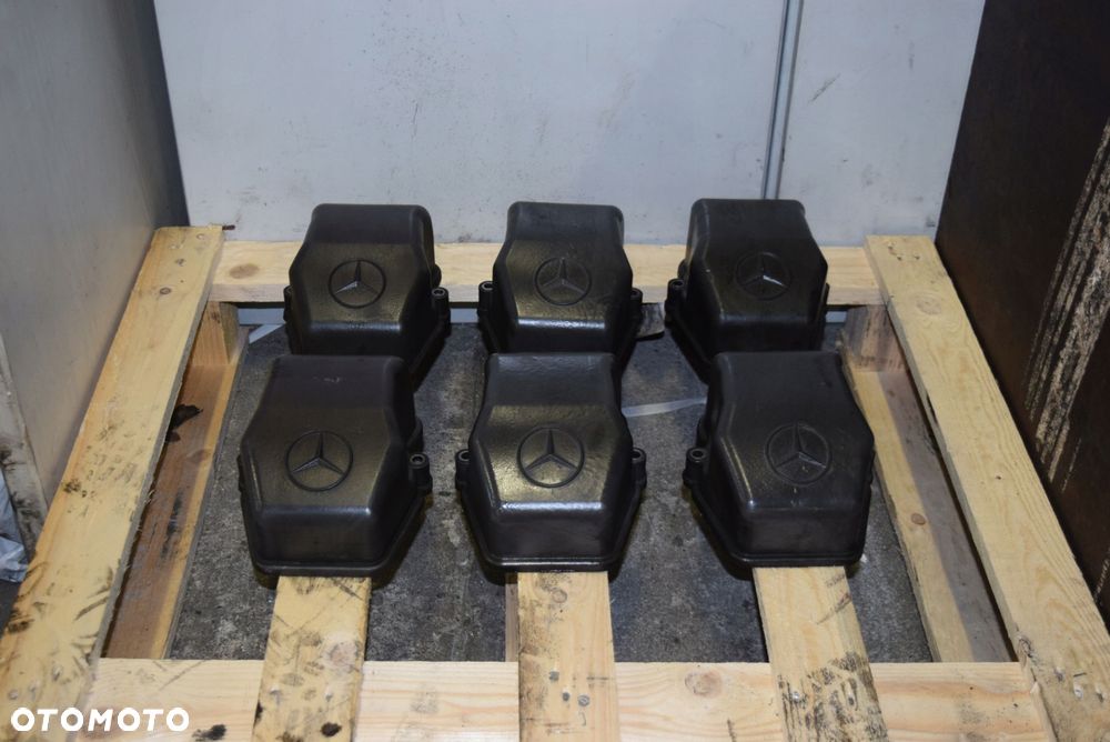 DEKIEL POKRYWA GŁOWICY ZAWORÓW MERCEDES ACTROS MP3 - 2