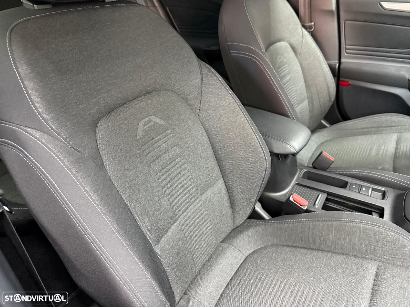 Ford Focus 1.0 EcoBoost Titanium - 34