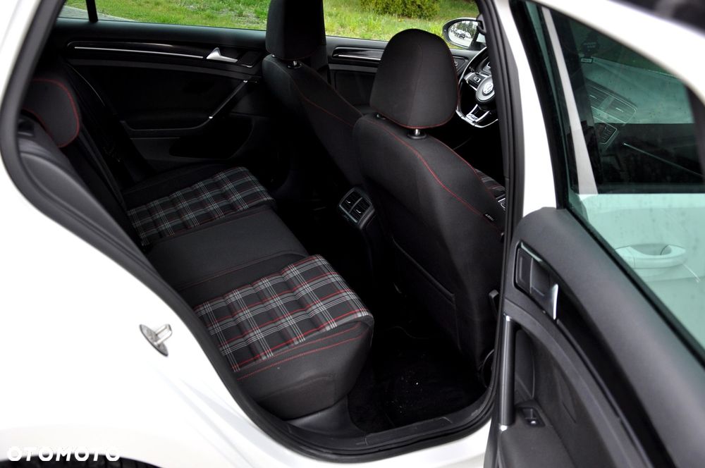 Volkswagen Golf 2.0 TSI BMT GTI - 36