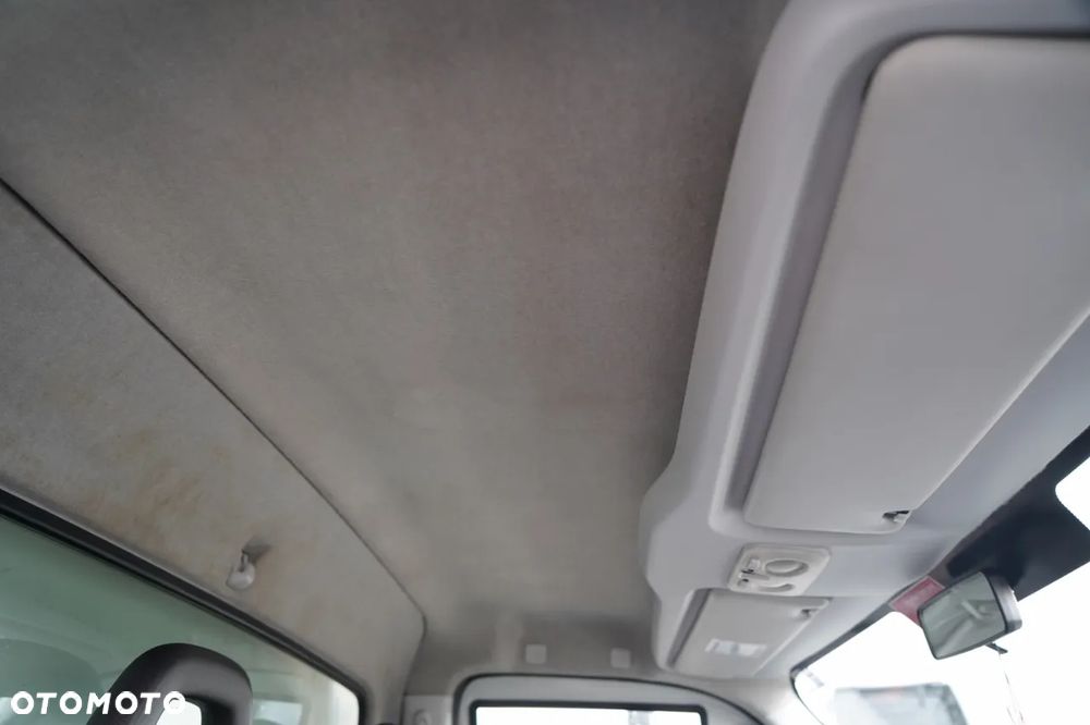 Iveco DAILY 35-140 / KONTENER / MANUAL / BLIŹNIAK / 2019 - 33