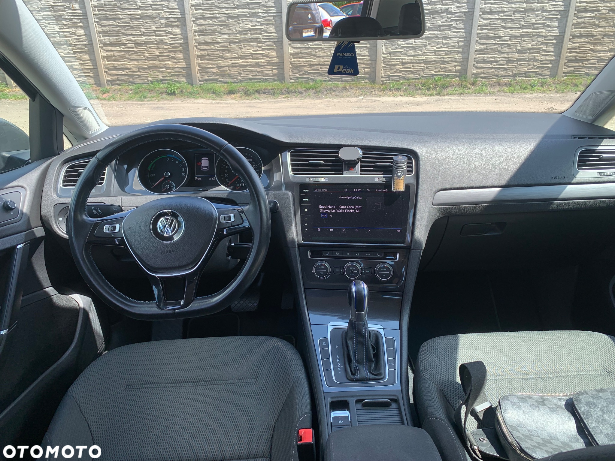 Volkswagen Golf e-Golf - 13