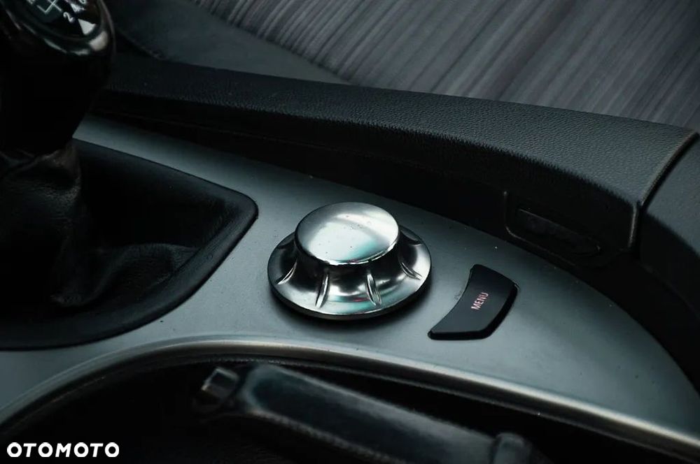 BMW Seria 5 520i - 29