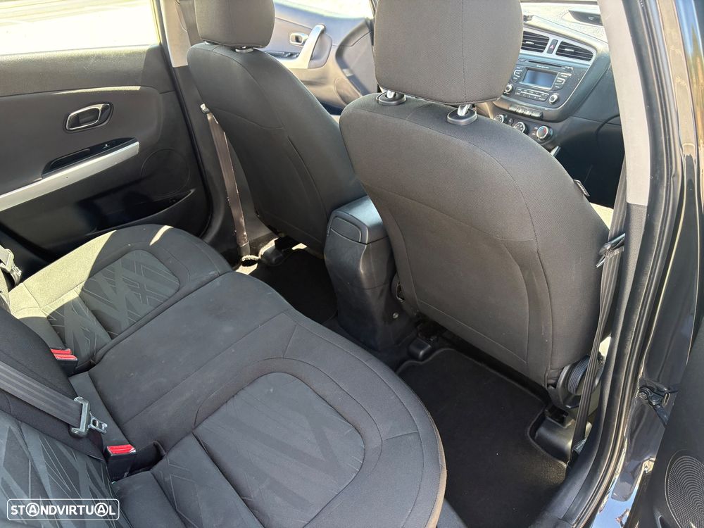 Kia Ceed SW 1.4 CRDi More Edition - 21