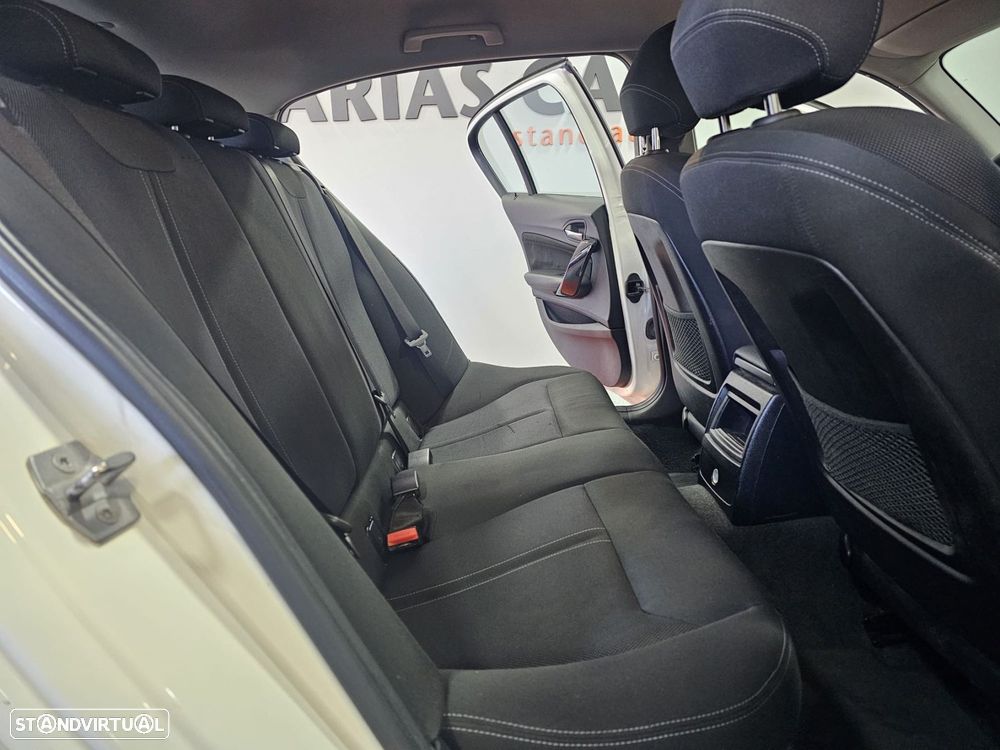 BMW 116 d Advantage Auto - 12