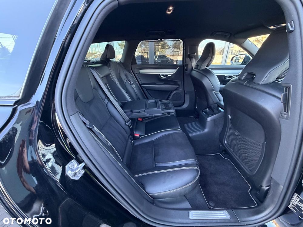 Volvo V90 T8 AWD Plug-In Hybrid R-Design - 23