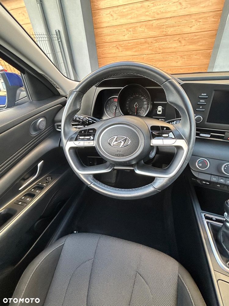 Hyundai Elantra 1.6 Modern - 16