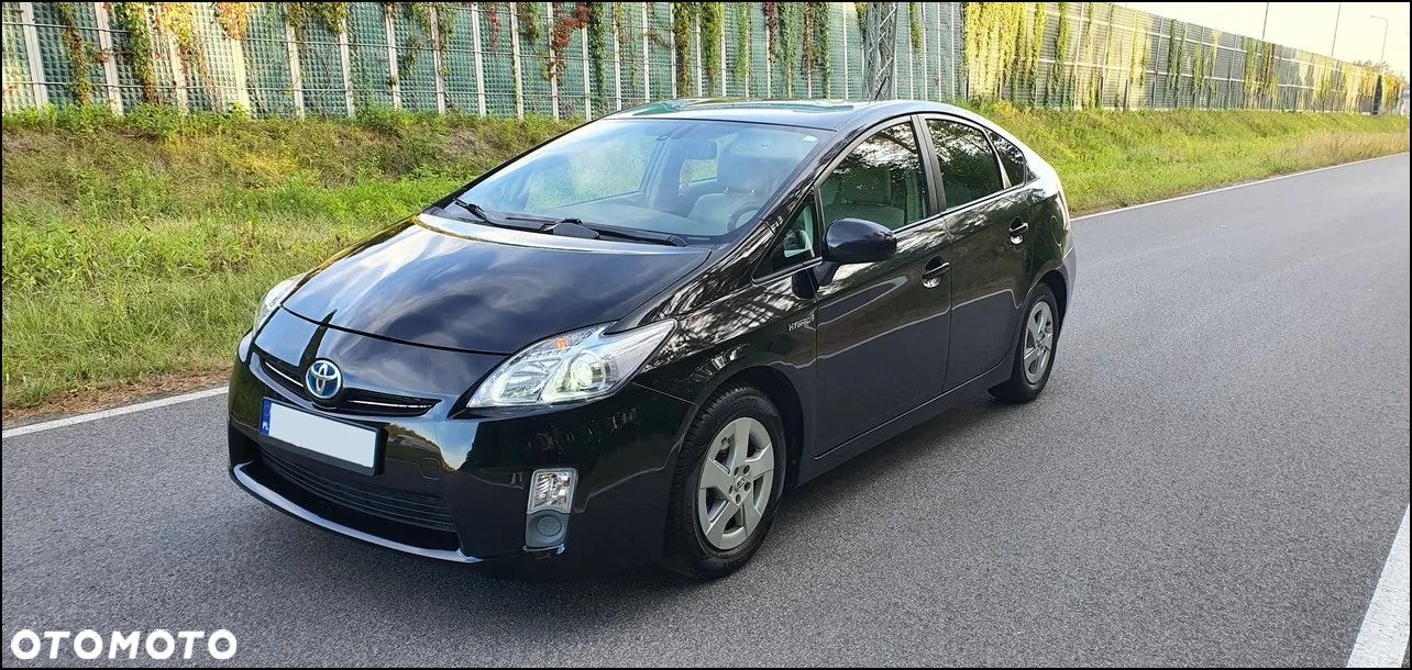 Toyota Prius 1.8 HSD Prestige - 1