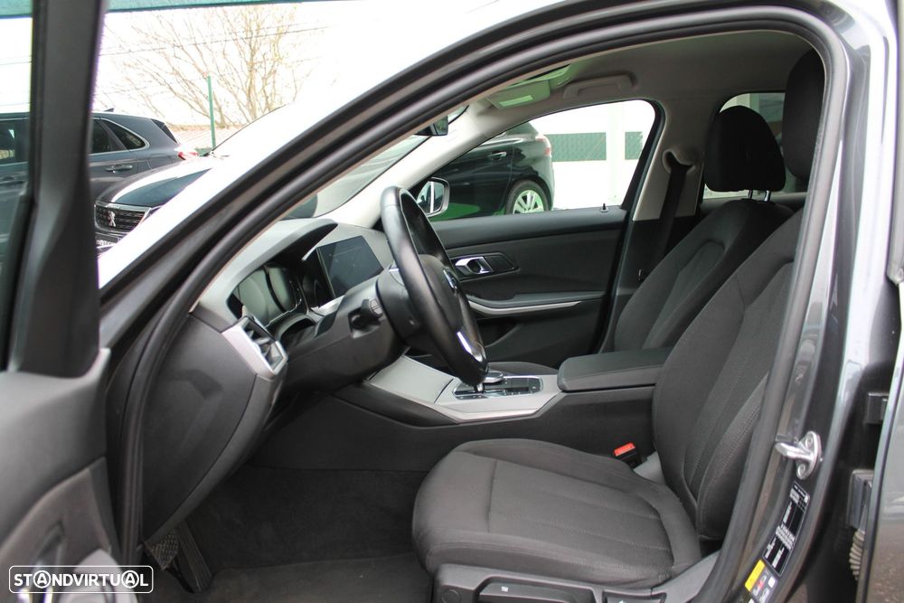 BMW 330 e Touring Auto - 47