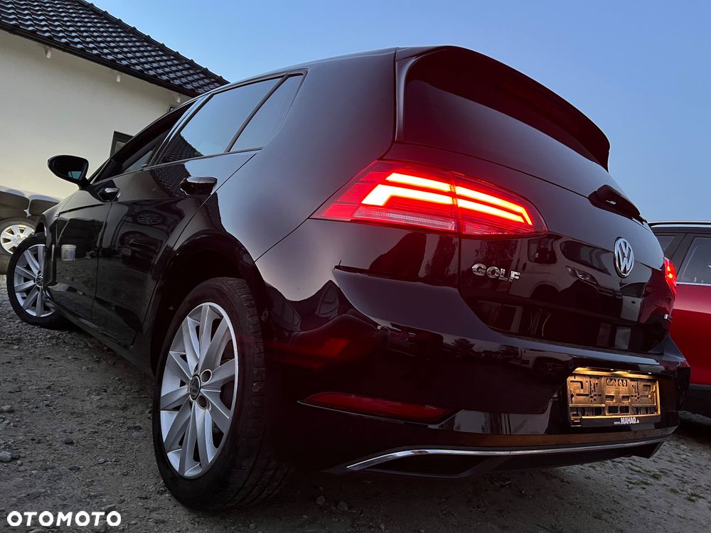 Volkswagen Golf - 6