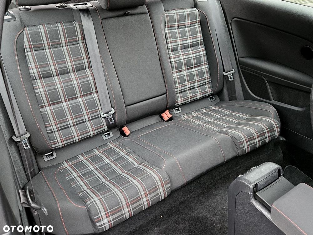 Volkswagen Golf 2.0 GTI - 22