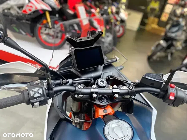 KTM Adventure - 10