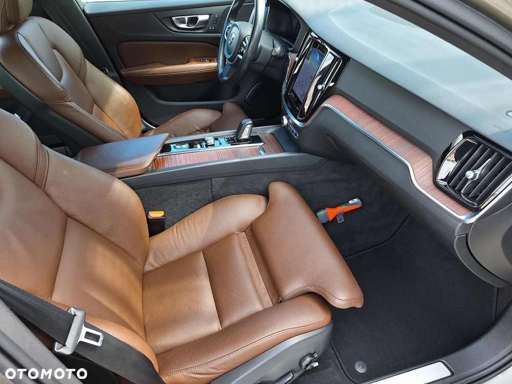 Volvo V60 Cross Country Pro B5 B AWD - 26