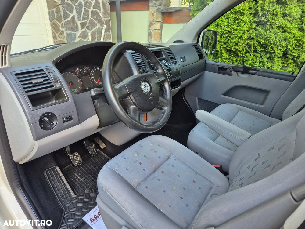 Volkswagen Caravelle - 6
