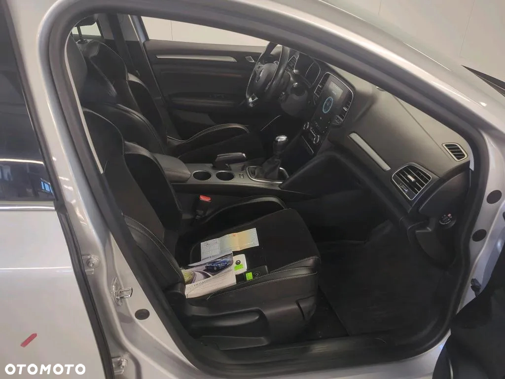 Renault Megane 1.5 Blue dCi Intens - 9