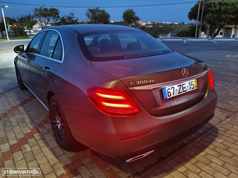 Mercedes-Benz E 300 de AMG Line - 55