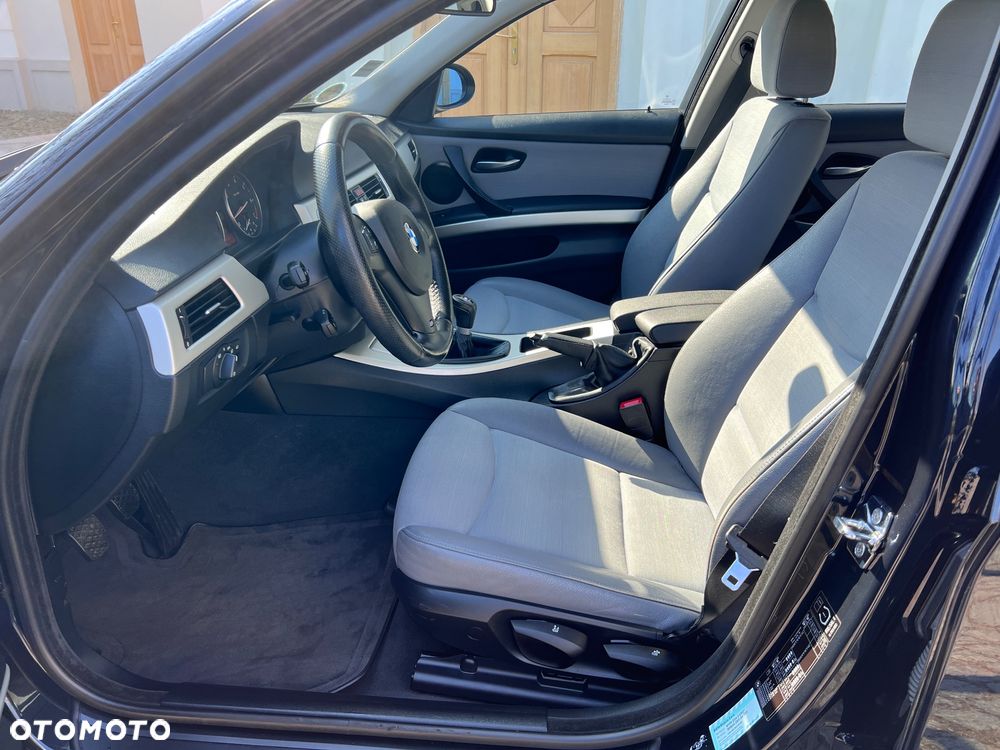 BMW Seria 3 318i Edition Exclusive - 15