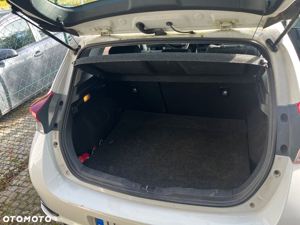 Toyota Auris - 12