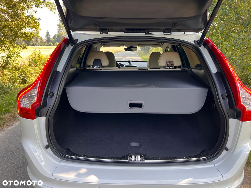 Volvo XC 60 T5 AWD Geartronic Momentum - 11