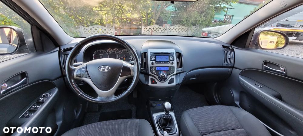 Hyundai i30 1.4 Blue Comfort - 14