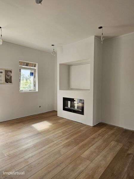 Moradia T2 Renovada com 850m² de Terreno | Lavos – Figueira da Foz - Grande imagem: 2/12