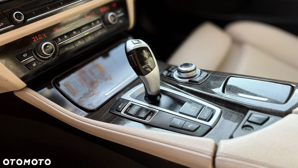 BMW Seria 5 530d xDrive - 25