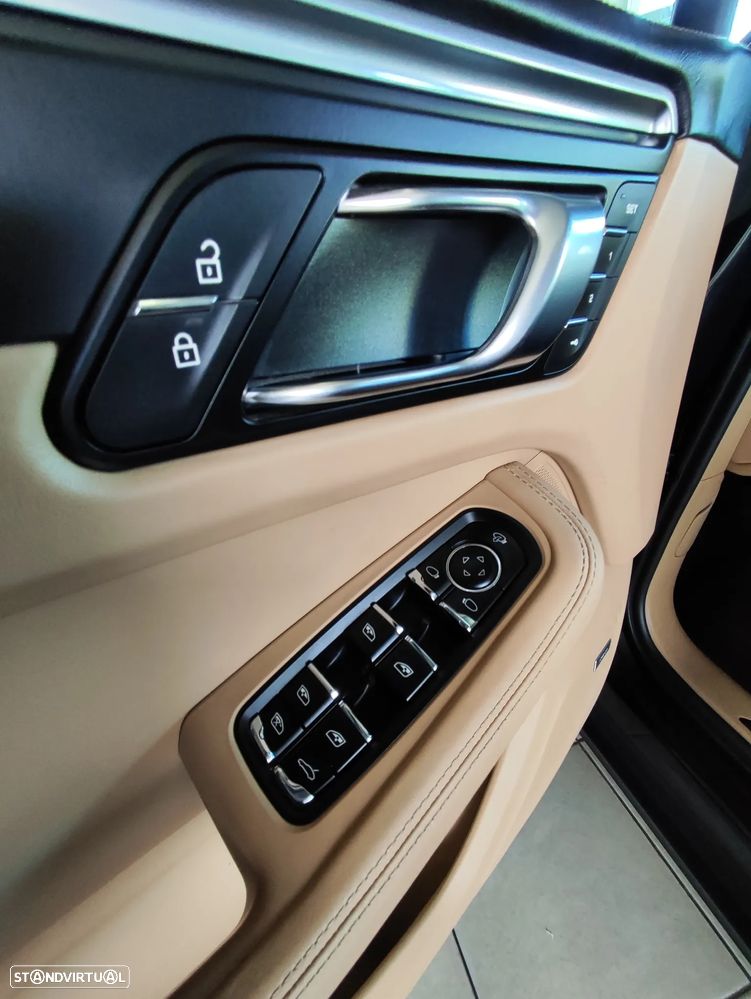 Porsche Macan T - 26