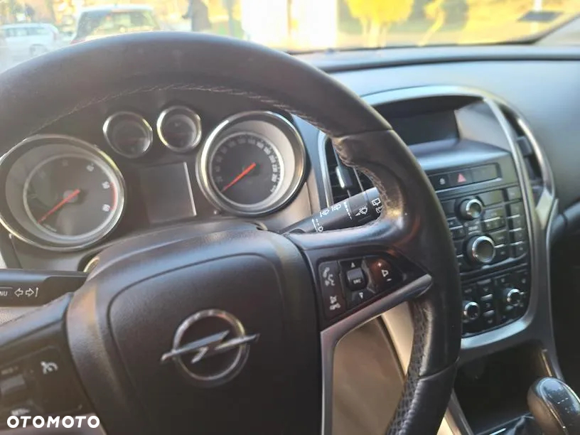 Opel Astra IV 2.0 CDTI Cosmo - 24