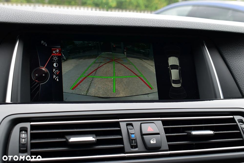 BMW Seria 5 535i xDrive Luxury Line - 13
