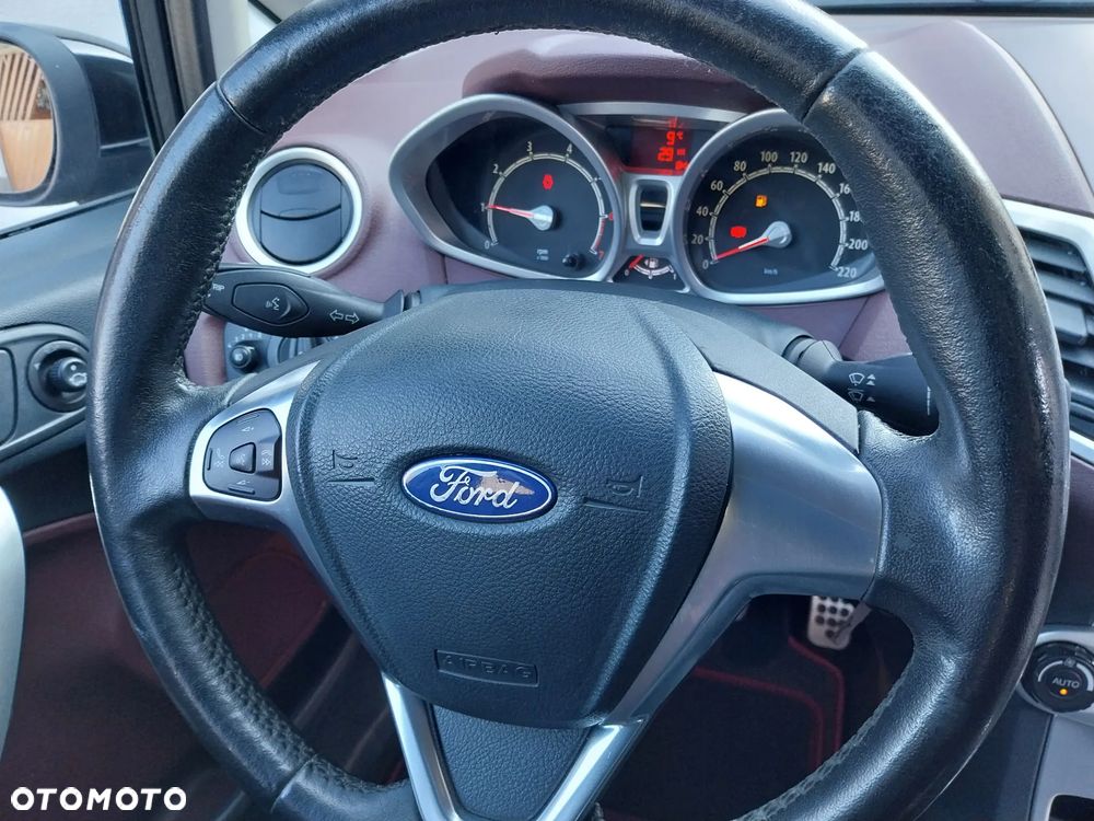 Ford Fiesta 1.25 Platinium X - 21