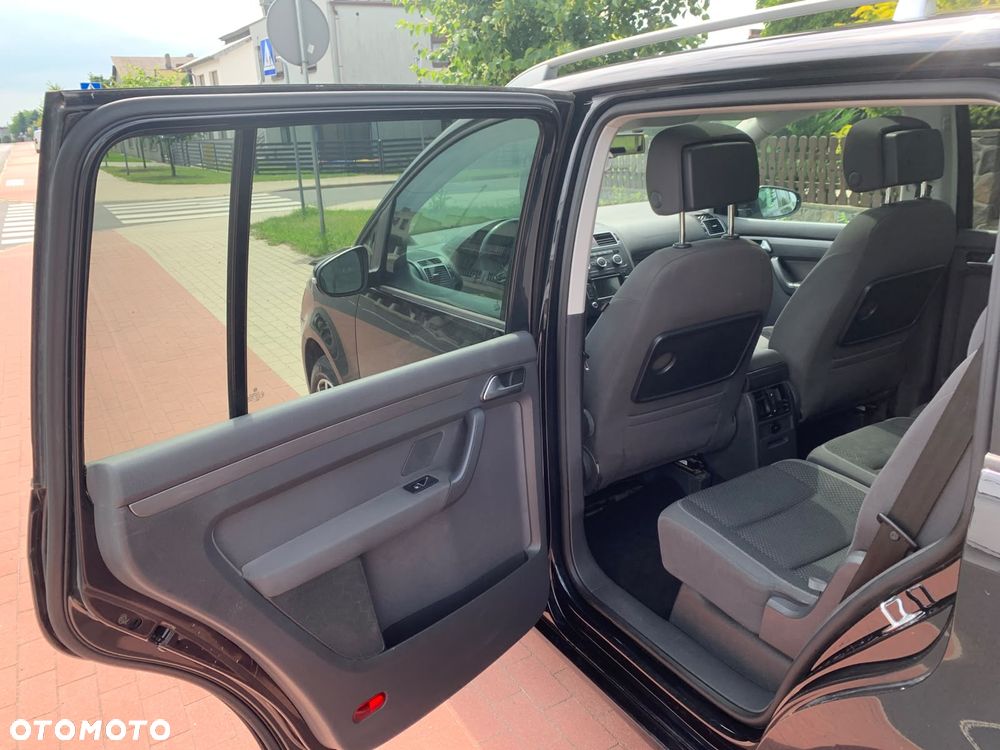 Volkswagen Touran 1.6 TDI DPF BlueMotion Technology Highline - 20