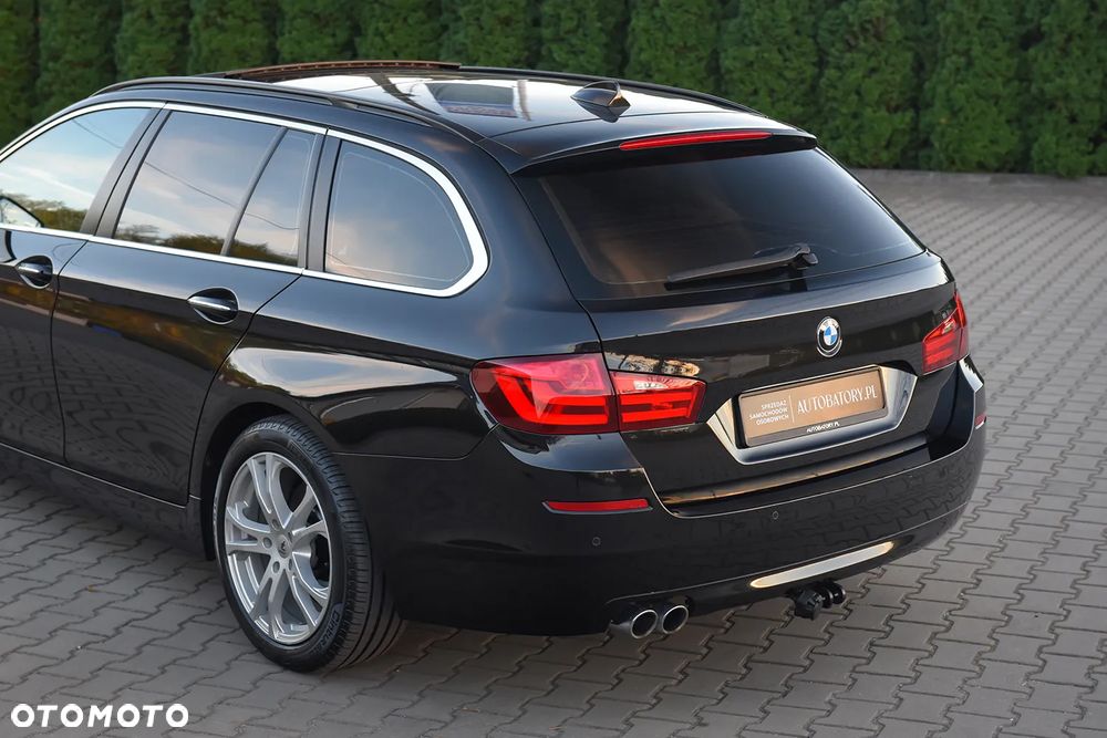 BMW Seria 5 525d Luxury Line - 24
