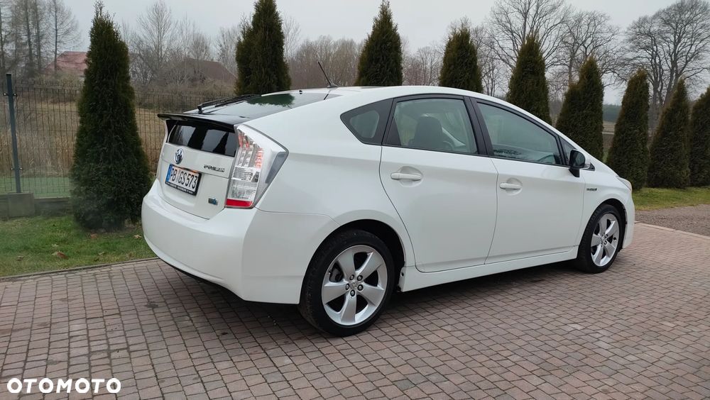 Toyota Prius (Hybrid) Comfort - 16