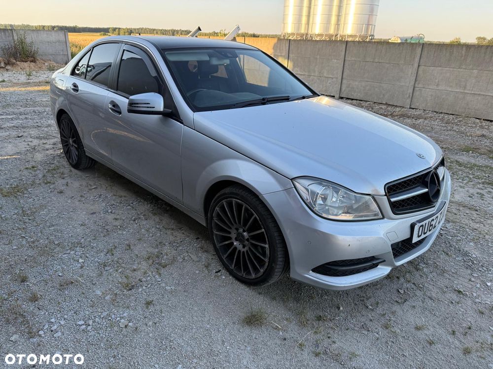 Mercedes-Benz Klasa C 220 CDI DPF BlueEFFICIENCY Special Edition - 2