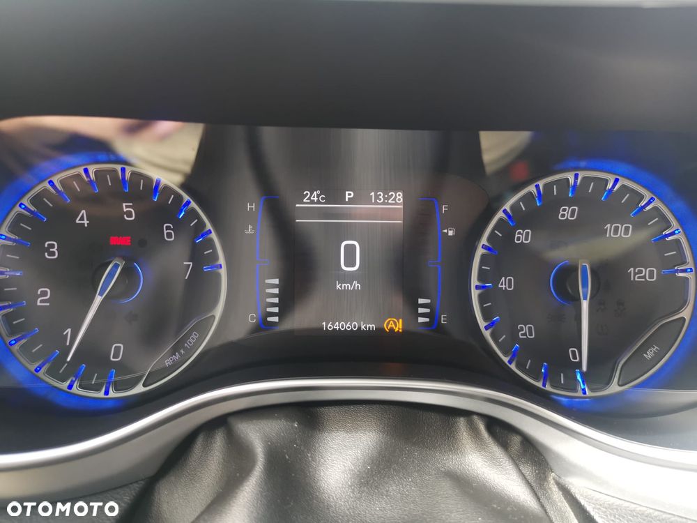 Chrysler Pacifica - 13