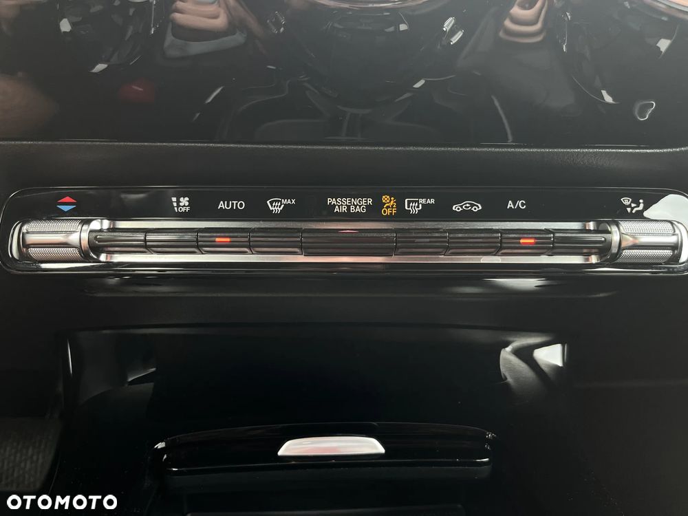Mercedes-Benz CLA 180 Progressive 7G-DCT - 17
