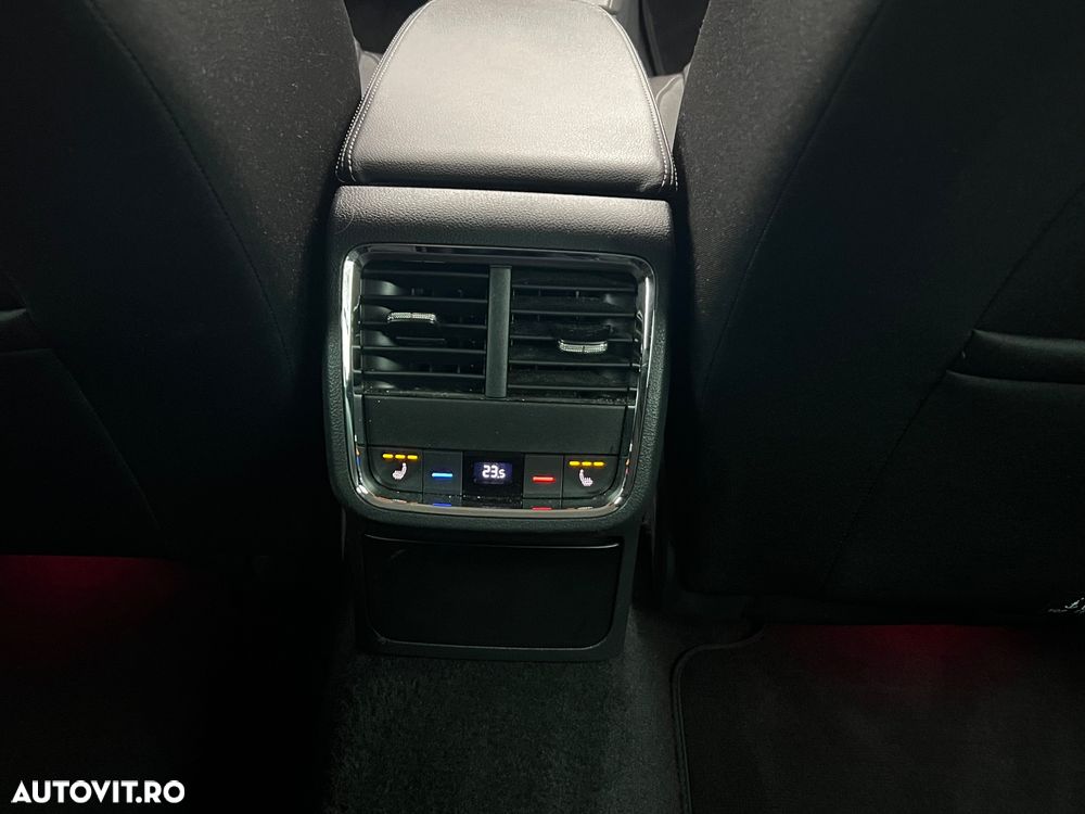 Skoda Octavia Combi 2.0 TDI DSG Style - 28