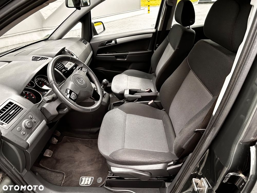 Opel Zafira 1.8 Cosmo - 25