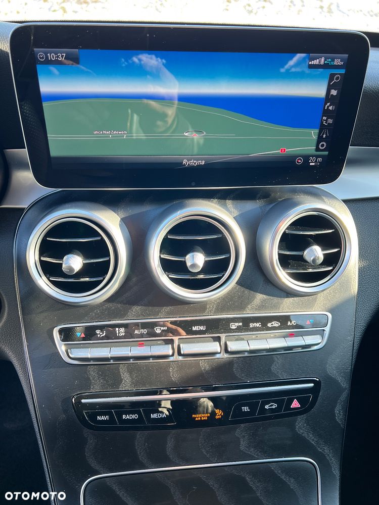 Mercedes-Benz Klasa C 200 4Matic 9G-TRONIC Edition 19 - 20