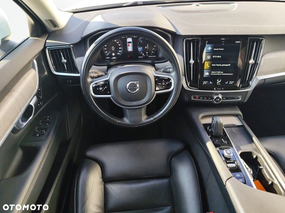 Volvo V90 Cross Country - 23