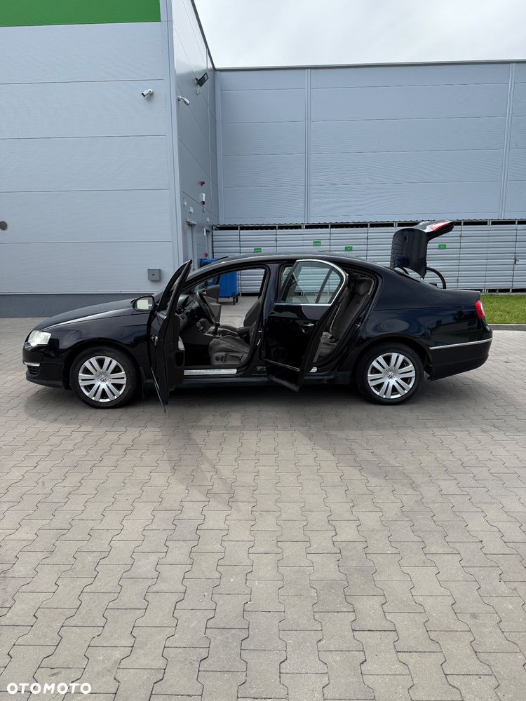 Volkswagen Passat 2.0 TDI Highline - 13
