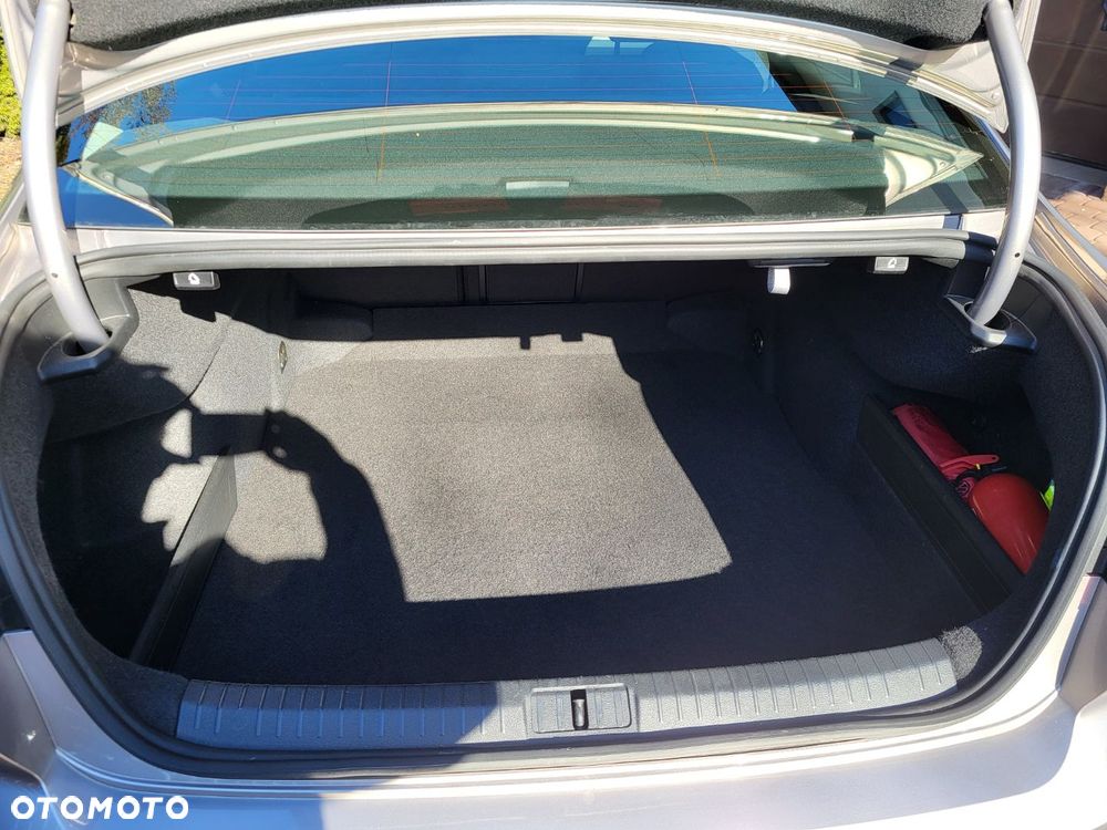 Volkswagen Passat 2.0 TDI EVO Business - 13