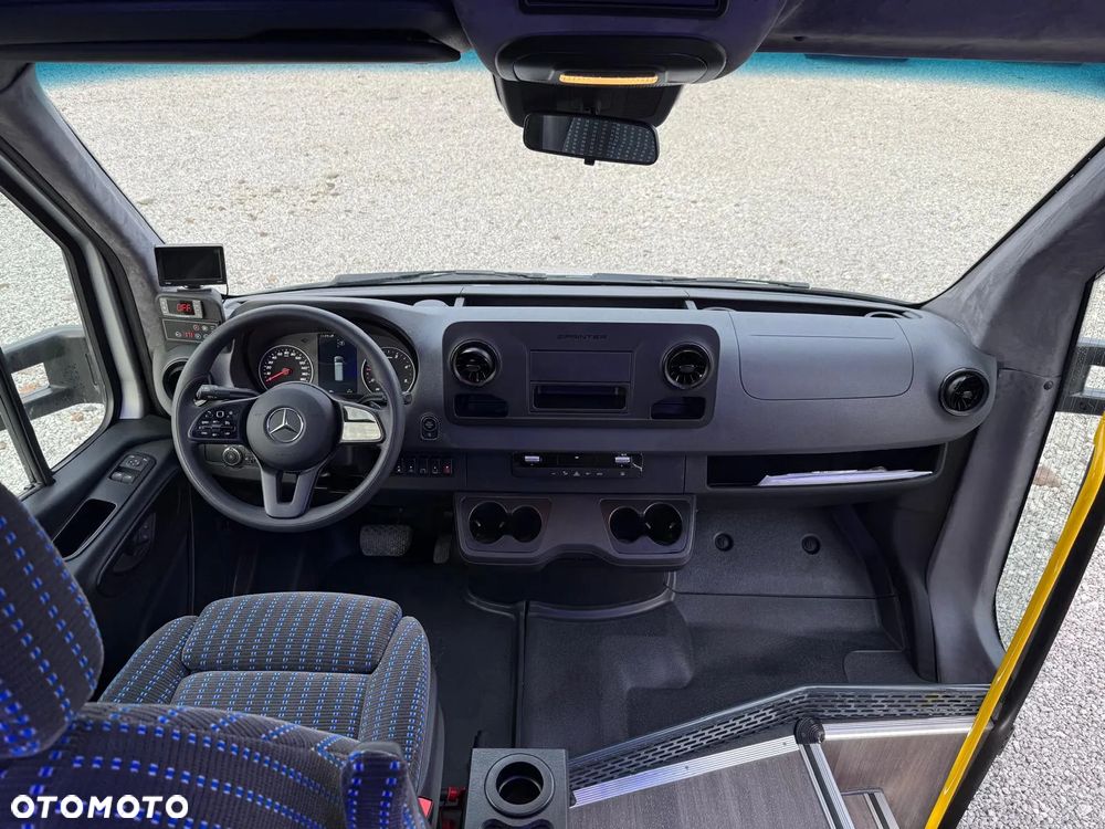 Mercedes-Benz Sprinter 519 - 20