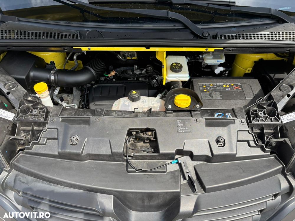 Renault Trafic - 13